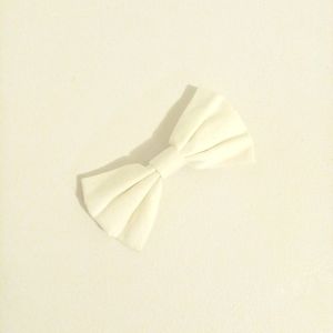 White Simple Bow Clip